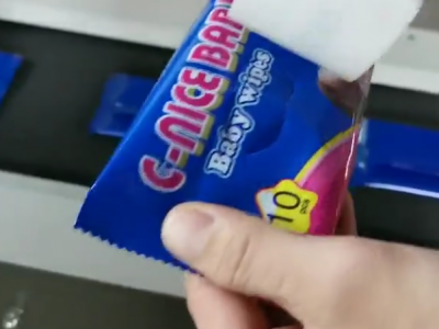 全自動包裝機包裝酒精作業現場